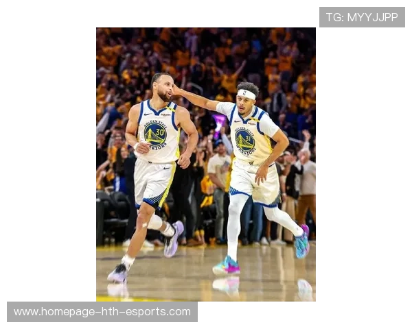 库里与新内线默契逐步建立